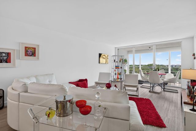 575 Oaks Lane 709, Pompano Beach, FL 33069