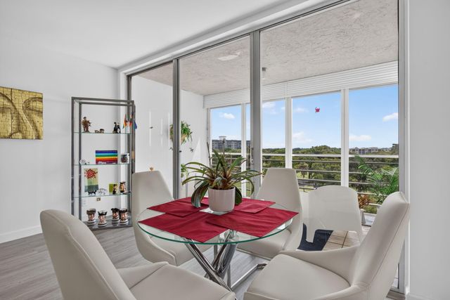 575 Oaks Lane 709, Pompano Beach, FL 33069