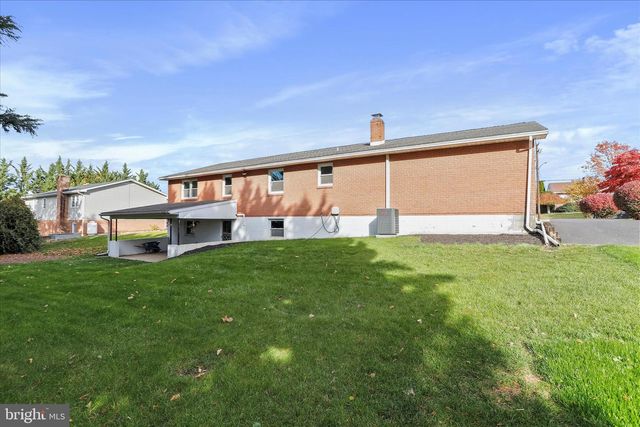 140 WILLIAMSON AVENUE AVE, Greencastle, PA 17225