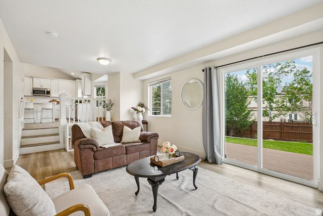 10083 S QUEENS FERRY DR., South Jordan, UT 84009