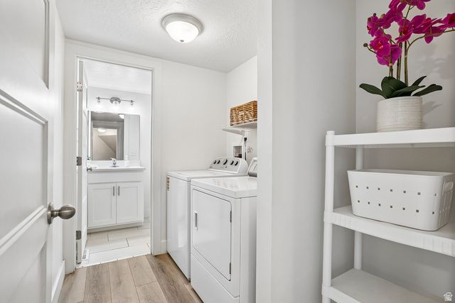 10083 S QUEENS FERRY DR., South Jordan, UT 84009