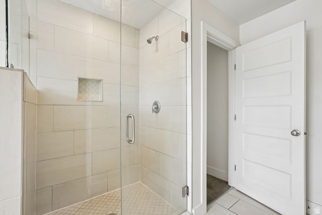10083 S QUEENS FERRY DR., South Jordan, UT 84009