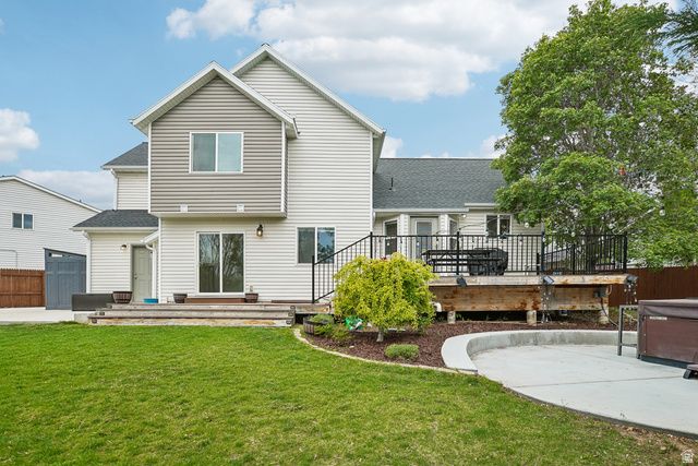 10083 S QUEENS FERRY DR., South Jordan, UT 84009