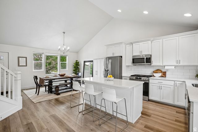 10083 S QUEENS FERRY DR., South Jordan, UT 84009