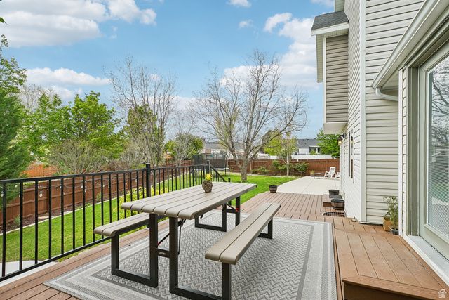10083 S QUEENS FERRY DR., South Jordan, UT 84009