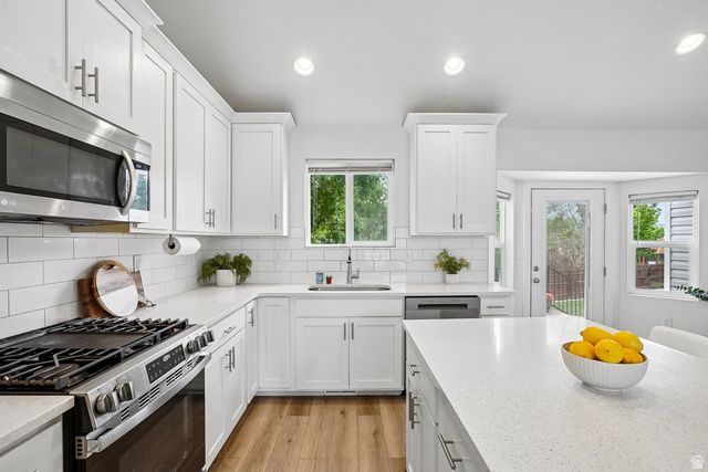 10083 S QUEENS FERRY DR., South Jordan, UT 84009