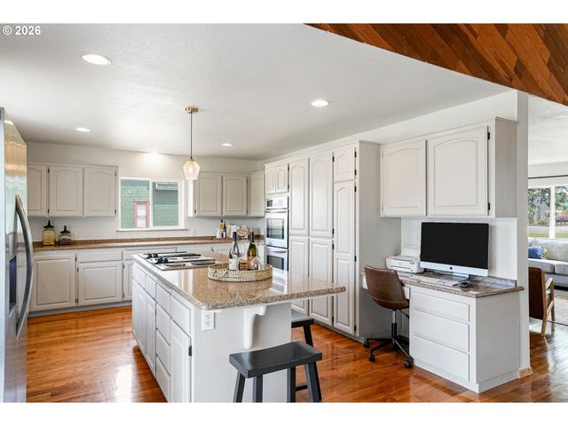 2395 88TH Ave Ne, Salem, OR 97305