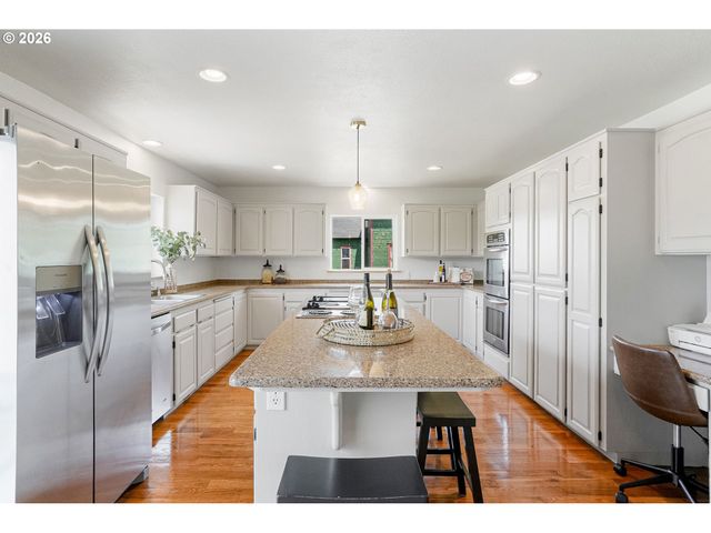 2395 88TH Ave Ne, Salem, OR 97305