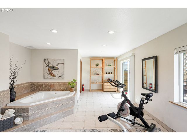 2395 88TH Ave Ne, Salem, OR 97305