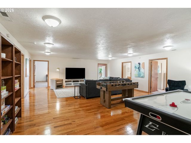 2395 88TH Ave Ne, Salem, OR 97305