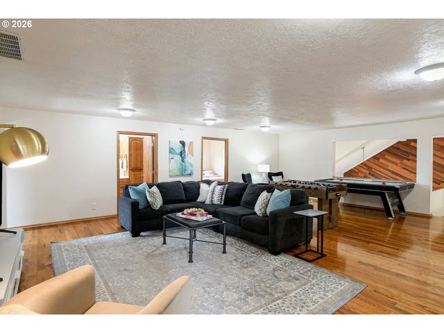 2395 88TH Ave Ne, Salem, OR 97305