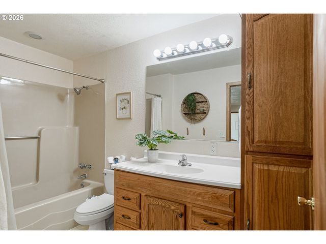 2395 88TH Ave Ne, Salem, OR 97305