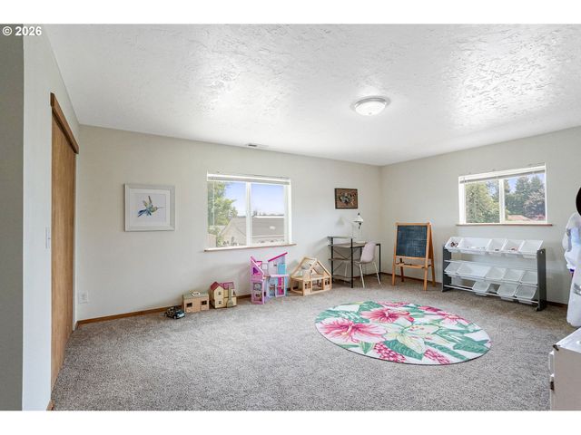 2395 88TH Ave Ne, Salem, OR 97305