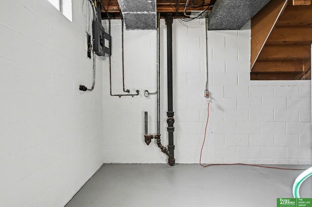 6305 Read Street, Omaha, NE 68152