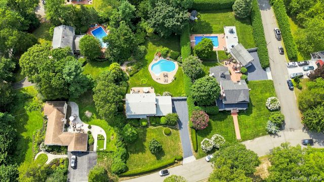 7 Bayberry Lane, Northport, NY 11768