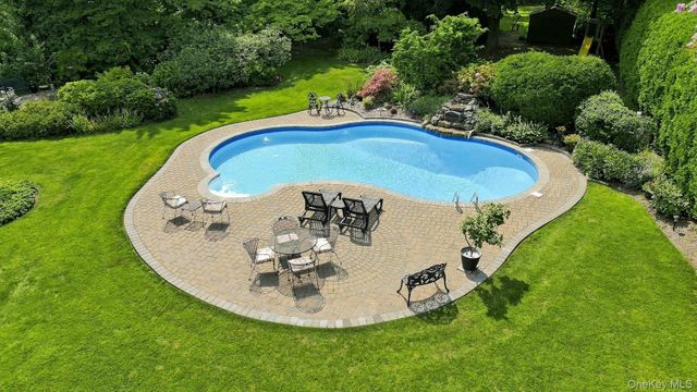 7 Bayberry Lane, Northport, NY 11768