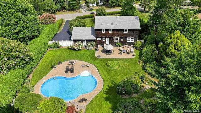 7 Bayberry Lane, Northport, NY 11768