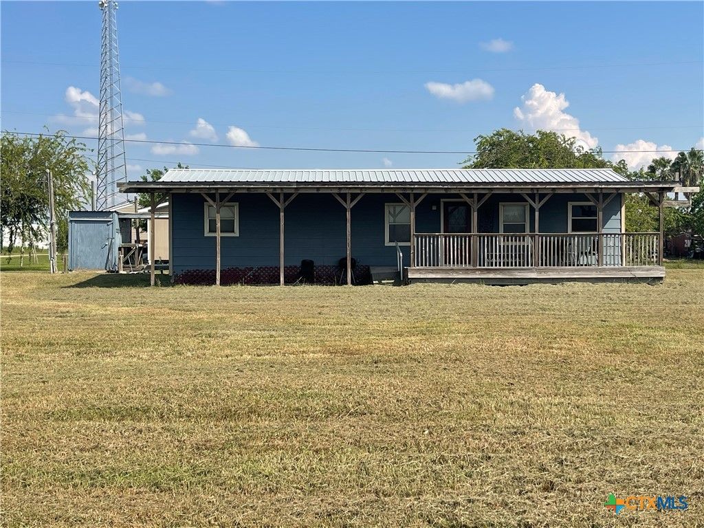 Image 1 of property listing at 512 Frisco Ave, Seadrift, TX 77983