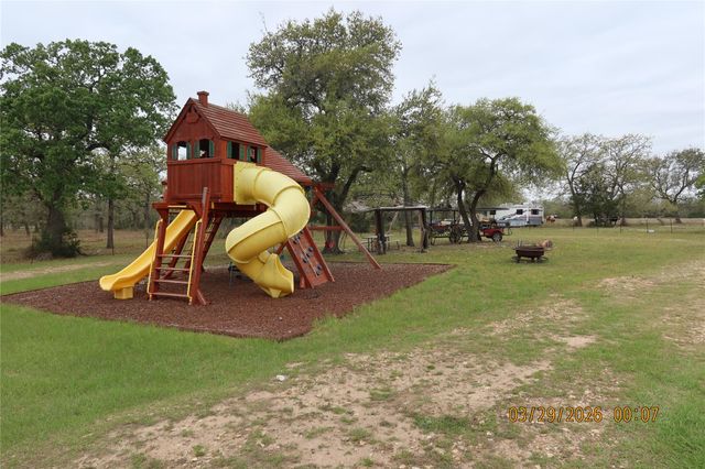 1028 Gun Rose Lane, Columbus, TX 78934