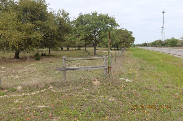 1028 Gun Rose Lane, Columbus, TX 78934