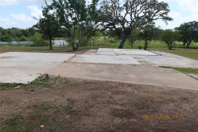 1028 Gun Rose Lane, Columbus, TX 78934
