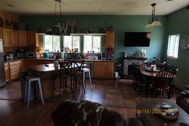 1028 Gun Rose Lane, Columbus, TX 78934