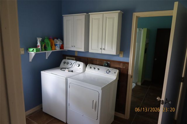 1028 Gun Rose Lane, Columbus, TX 78934