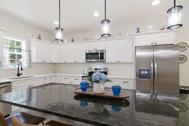 33 King Arthur Dr, Paris, TN 38242