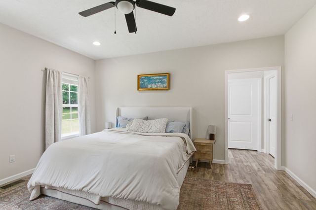 33 King Arthur Dr, Paris, TN 38242