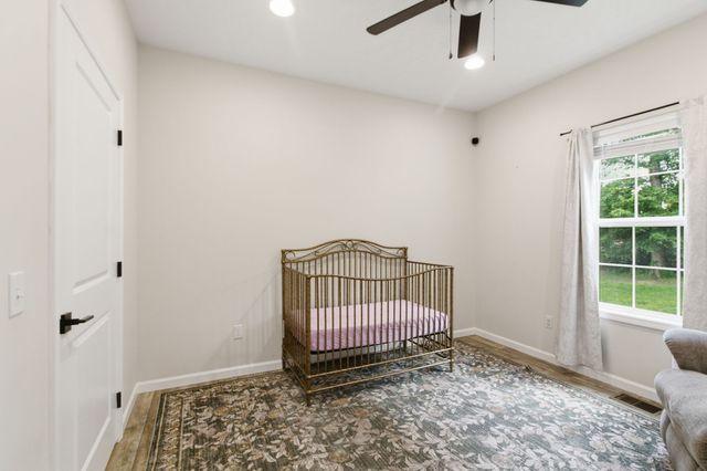 33 King Arthur Dr, Paris, TN 38242