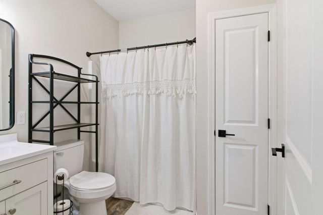 33 King Arthur Dr, Paris, TN 38242