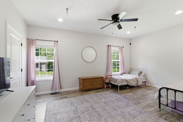 33 King Arthur Dr, Paris, TN 38242