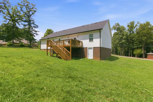 33 King Arthur Dr, Paris, TN 38242