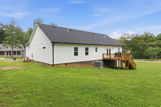 33 King Arthur Dr, Paris, TN 38242