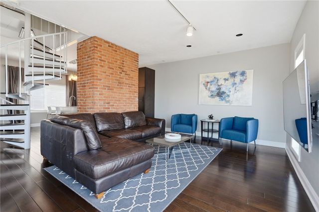 310 Cola St, Mt Washington, PA 15203