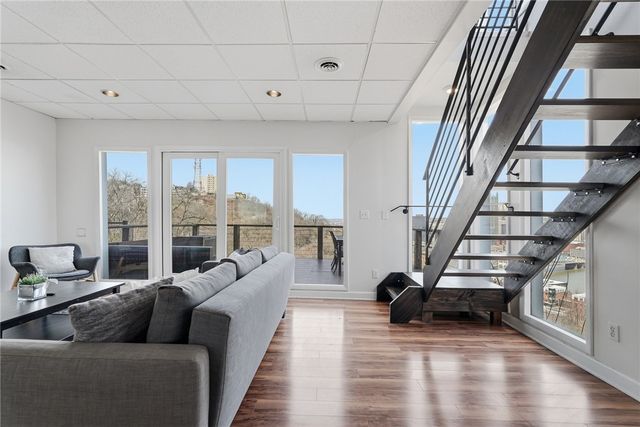 310 Cola St, Mt Washington, PA 15203