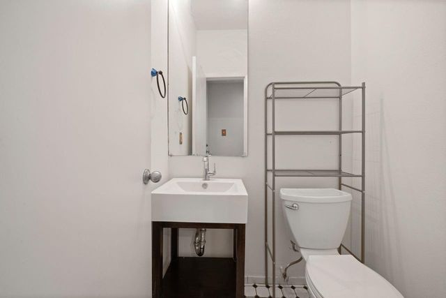 2100 Commonwealth Street G, Houston, TX 77006