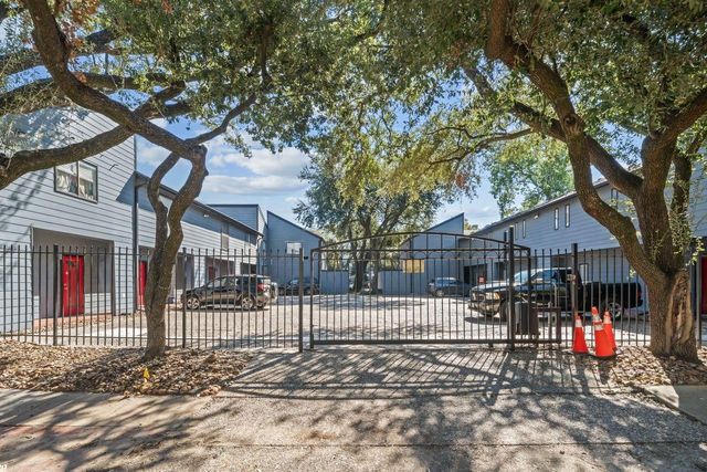 2100 Commonwealth Street G, Houston, TX 77006