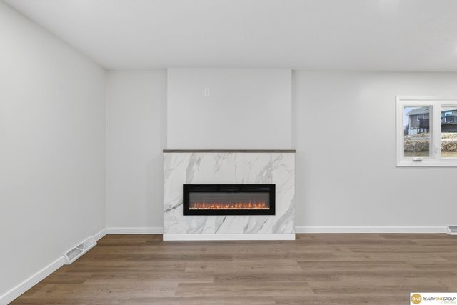 9206 Manderson Street, Omaha, NE 68134