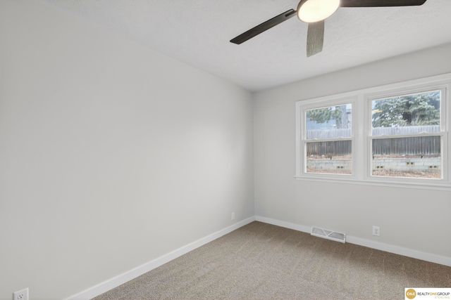 9206 Manderson Street, Omaha, NE 68134