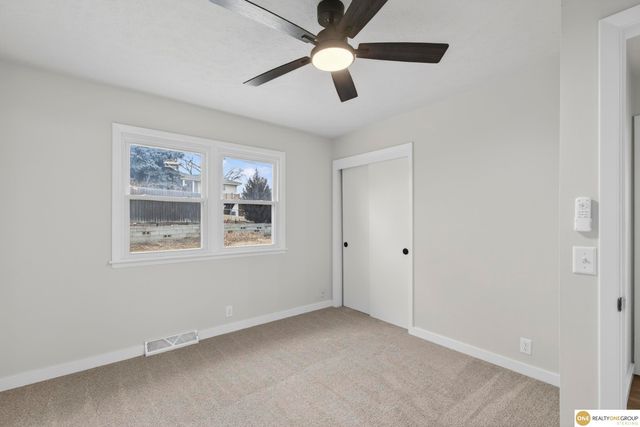 9206 Manderson Street, Omaha, NE 68134