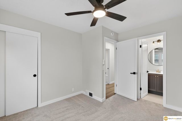 9206 Manderson Street, Omaha, NE 68134