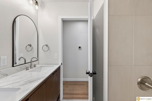 9206 Manderson Street, Omaha, NE 68134