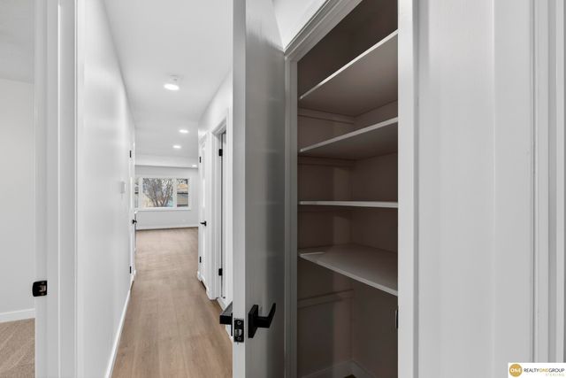 9206 Manderson Street, Omaha, NE 68134