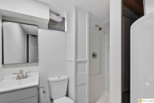 9206 Manderson Street, Omaha, NE 68134