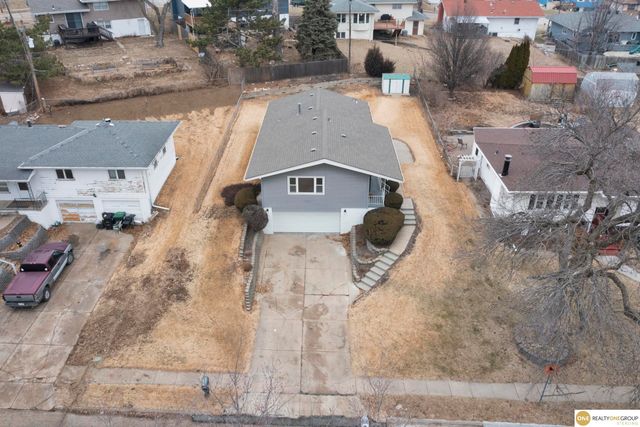 9206 Manderson Street, Omaha, NE 68134