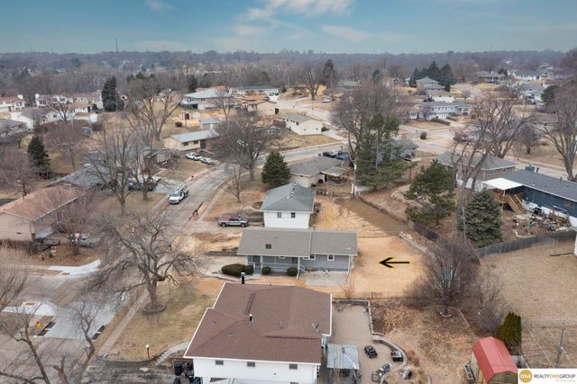 9206 Manderson Street, Omaha, NE 68134