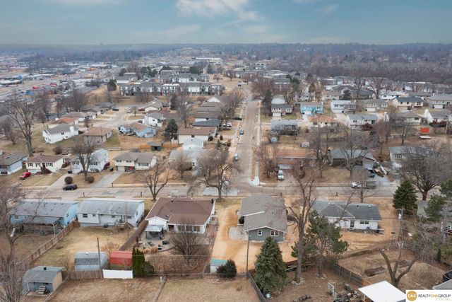 9206 Manderson Street, Omaha, NE 68134