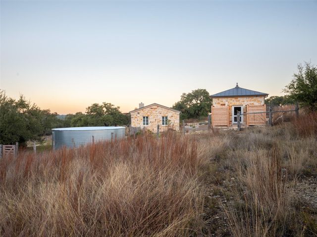 1934 N Walnut Springs RD, Johnson City, TX 78636