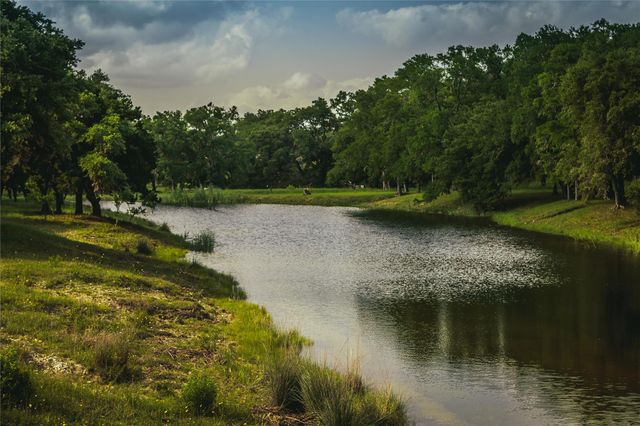 1934 N Walnut Springs RD, Johnson City, TX 78636